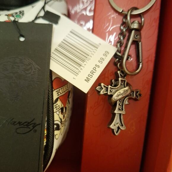 NWT Ed Hardy White Tattoo Print Shoulder Bag / Wristlet + Cross Key Ring Skull - Picture 5 of 6